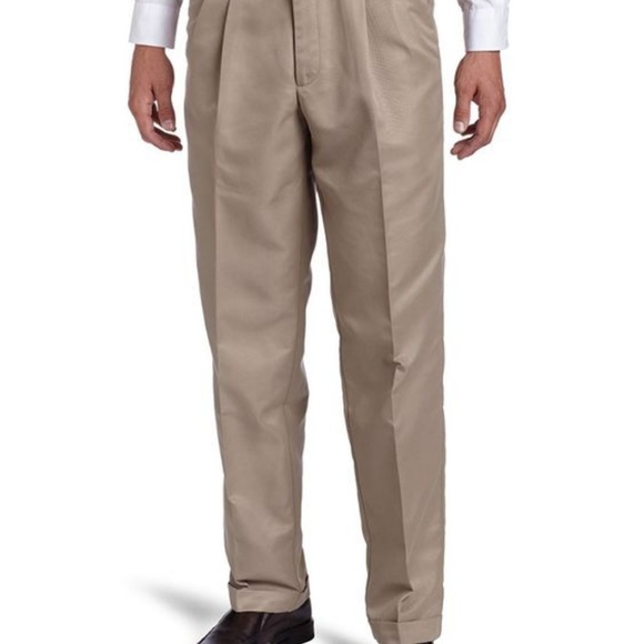 Dockers Other - NWT Dockers D3 Classic Fit Khaki